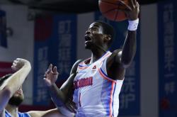 乐鱼体育教练-外援表现抢眼，带领球队逆转取胜的简单介绍