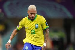 乐鱼体育网址-内马尔又伤了，巴黎急需替代