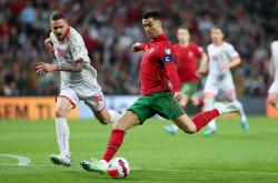 乐鱼体育网页版入口-欧洲足球赛场上的精彩对决看点十足