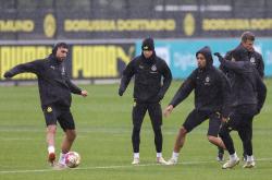 乐鱼体育下载-多特蒙德全队集体训练，备战下一场比赛