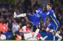 乐鱼体育活动-切尔西后防漏洞暴露，球队遭遇连败