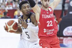 乐鱼体育登录入口-关于美国高水准篮球比赛吸引全球目光，劲敌终极对决的信息