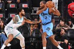 乐鱼体育投注-快船新秀发挥出色，带领球队取胜