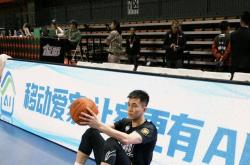 乐鱼体育亚洲官网-新晋球星郭艾伦表现出色，成为球队不可或缺的核心