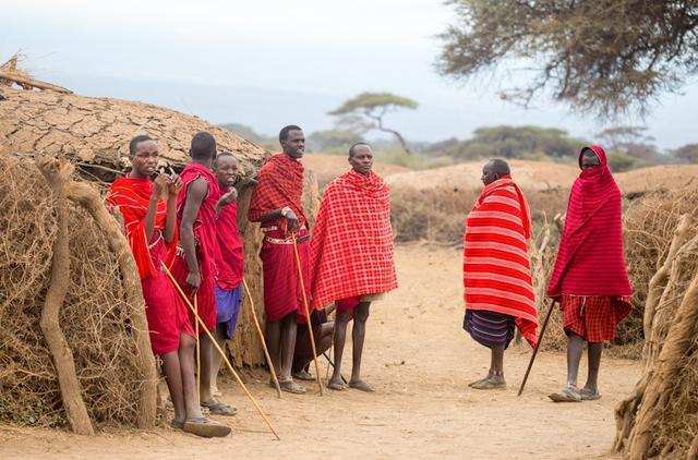 包含地位不稳定的马赛将迎来关键一战的词条