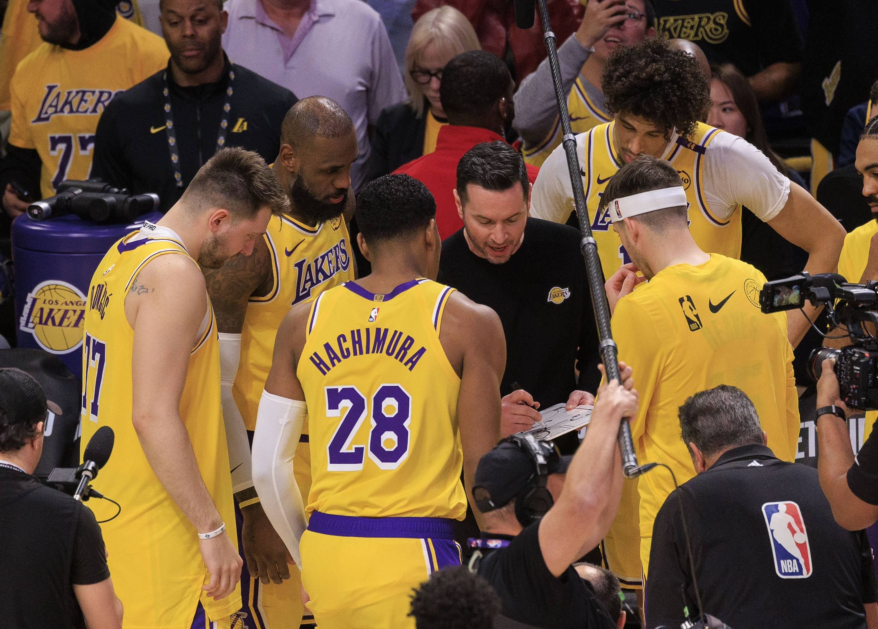 火箭战胜湖人，晋级西部半决赛