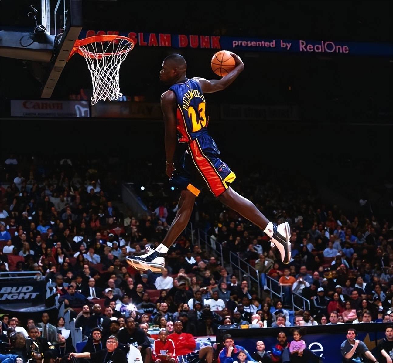 球员个人突破,取得令人称赞的表现 球员个人突破,取得令人称赞的表现