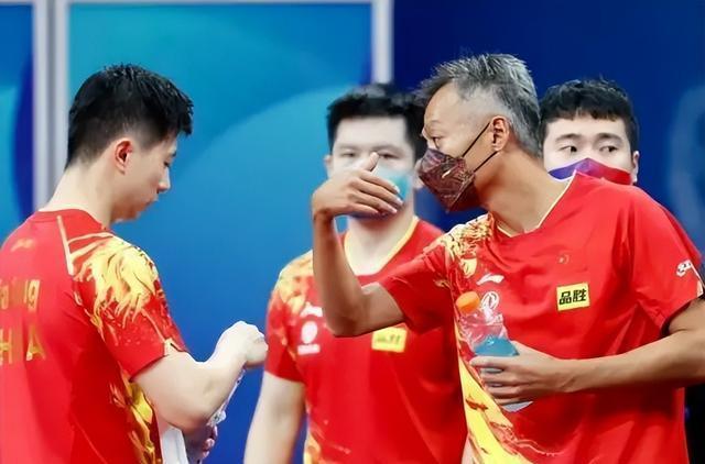 运动员实力尽显,场上角逐如火如荼 运动员实力尽显,场上角逐如火如荼