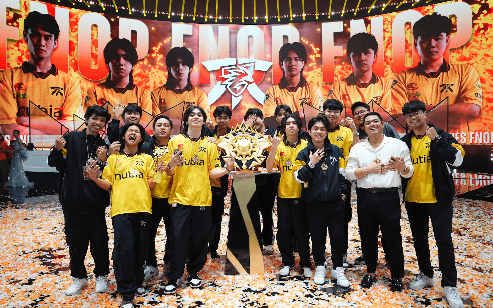 双方火爆对决,观众震撼! 双方火爆对决,观众震撼!