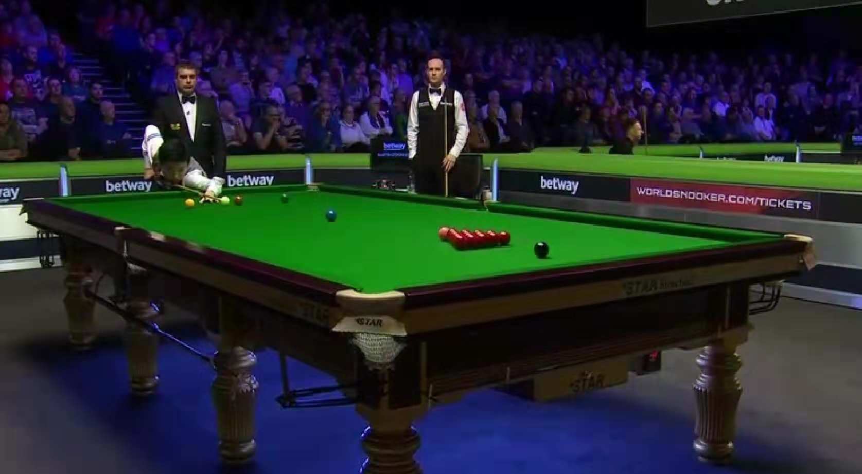 关于瓦伦西亚惨遭淘汰，球队状态低迷，需尽快调整的信息