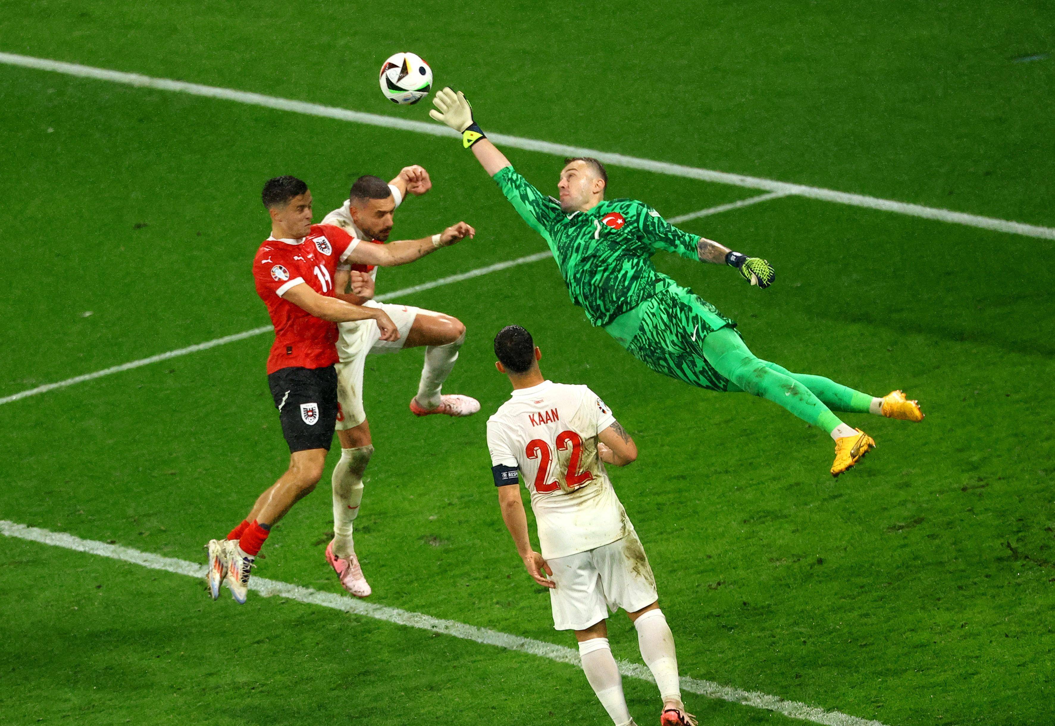 欧洲足球赛场上的精彩对决看点十足 欧洲足球赛场上的精彩对决看点十足