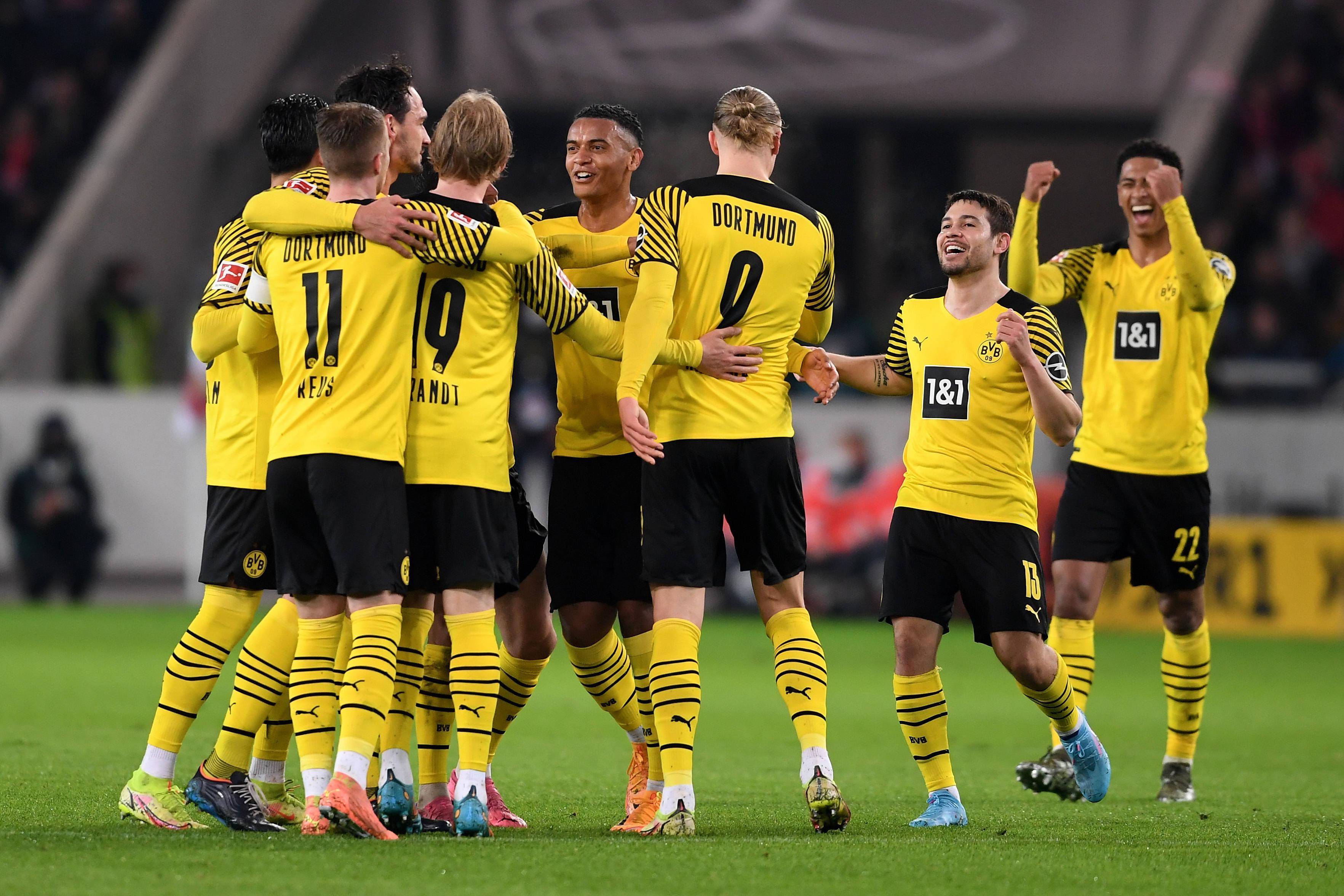 多特蒙德全队集体训练,备战下一场比赛 多特蒙德全队集体训练,备战下一场比赛