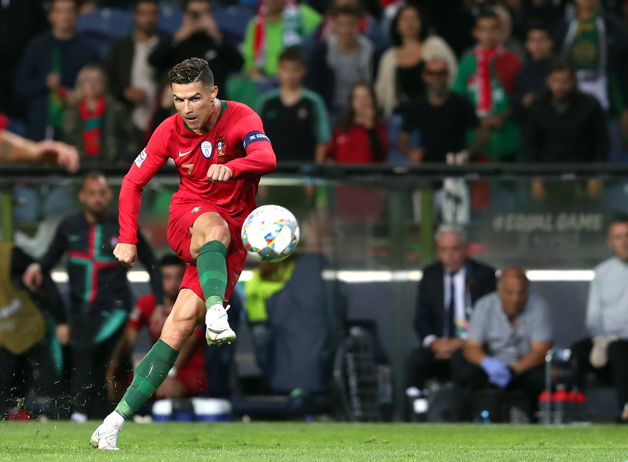 英格兰迎战葡萄牙，赛季之中最为重要的一战