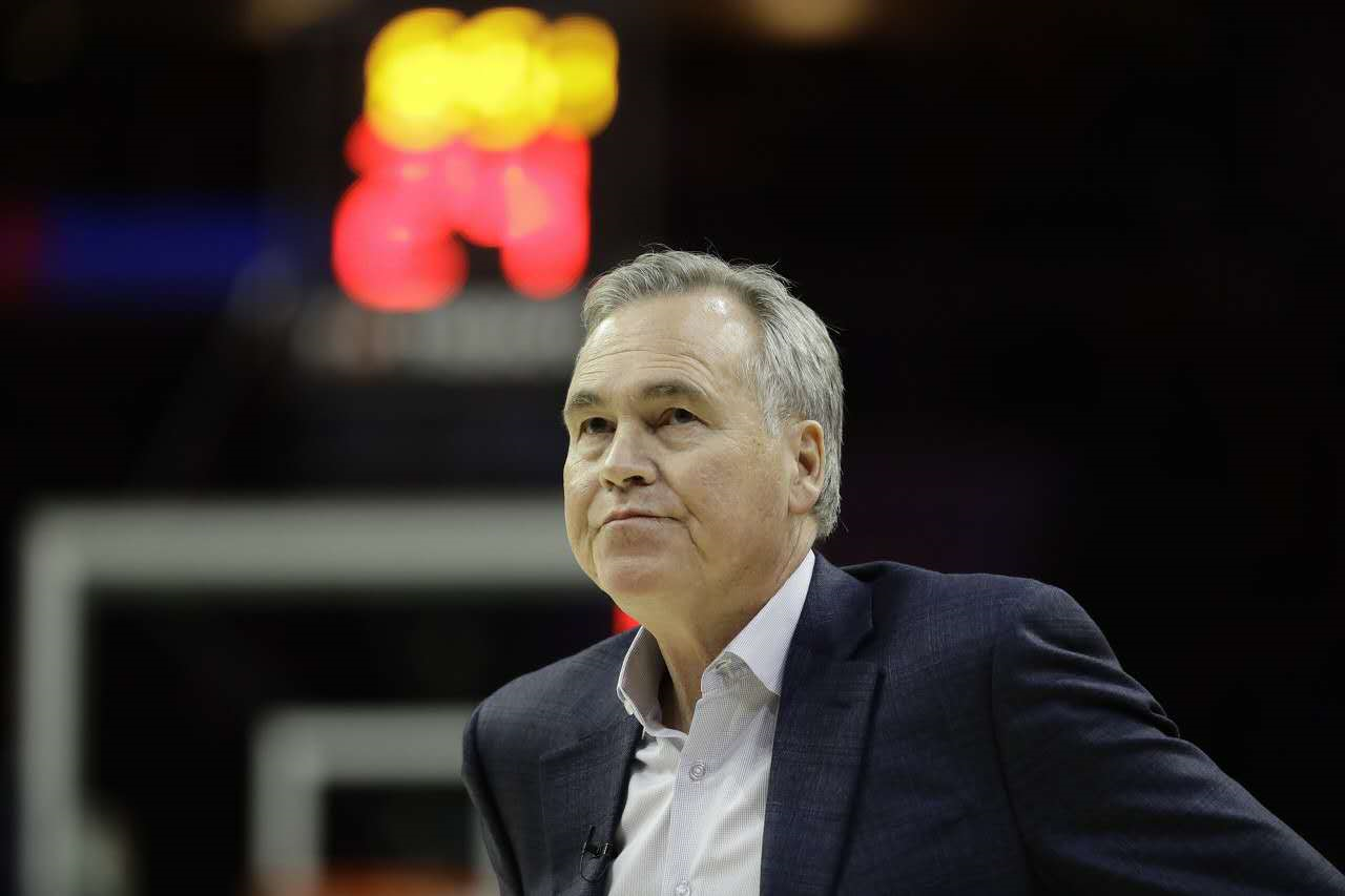 火箭主帅德安东尼赞誉球队团结精神