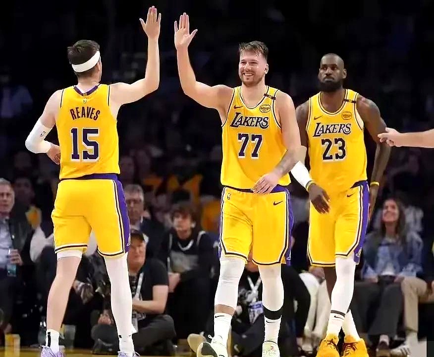 鹈鹕队全队合力战胜强敌,豪取四连胜的简单介绍 鹈鹕队全队合力战胜强敌,豪取四连胜的简单介绍