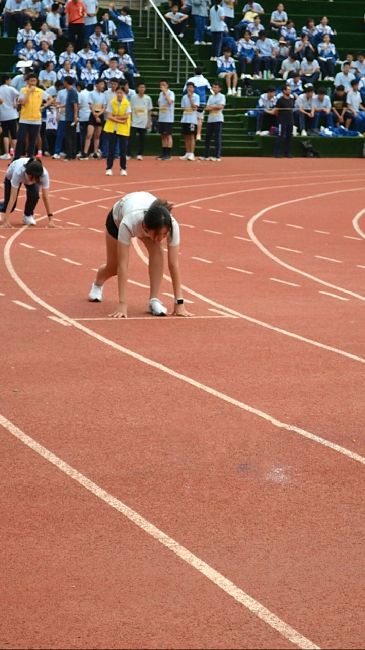 跳高项目中选手挑战极限获胜的简单介绍 跳高项目中选手挑战极限获胜的简单介绍