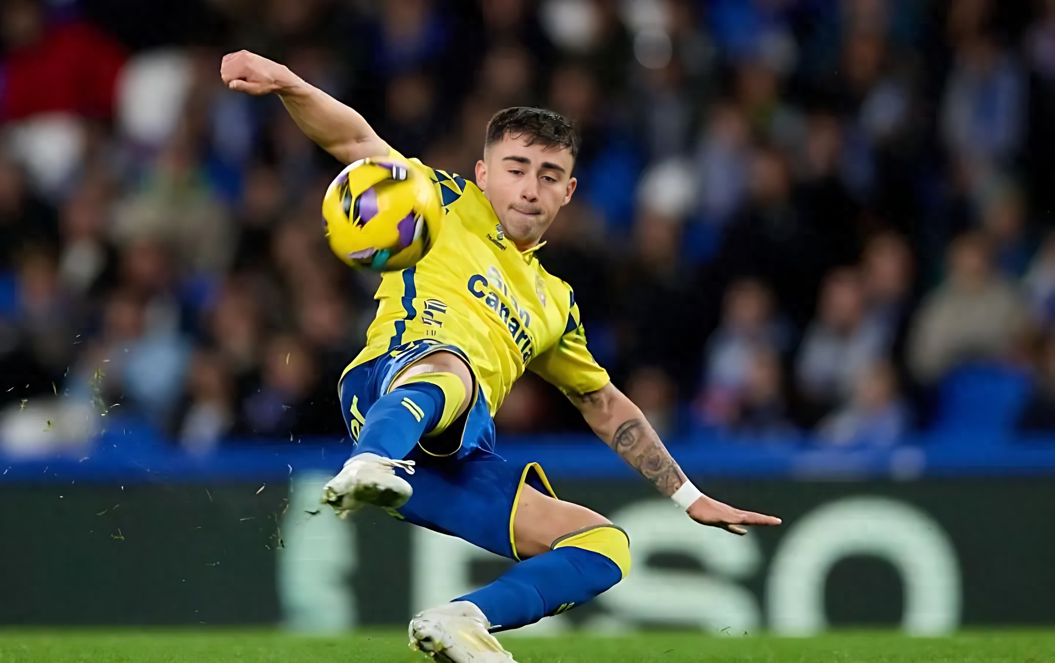 比利亚雷亚尔宣布与老将雷纳解约球队整体再次洗牌的简单介绍 比利亚雷亚尔宣布与老将雷纳解约球队整体再次洗牌的简单介绍