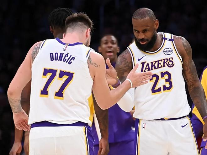 湖人力克凯尔特人,豪取连胜 湖人力克凯尔特人,豪取连胜