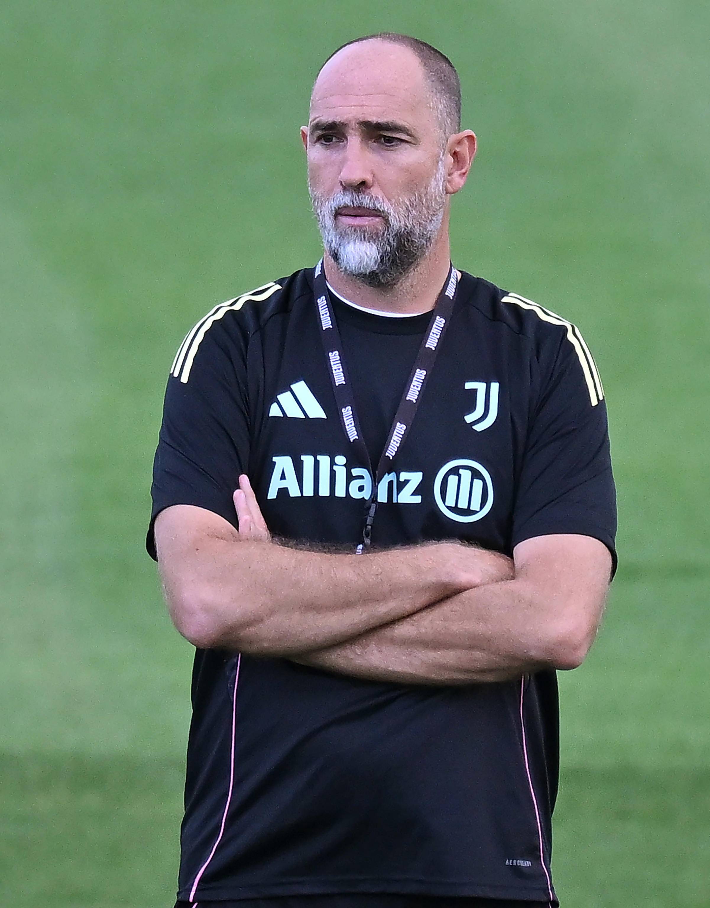 尤文图斯中场接受采访,展望新赛季目标 尤文图斯中场接受采访,展望新赛季目标