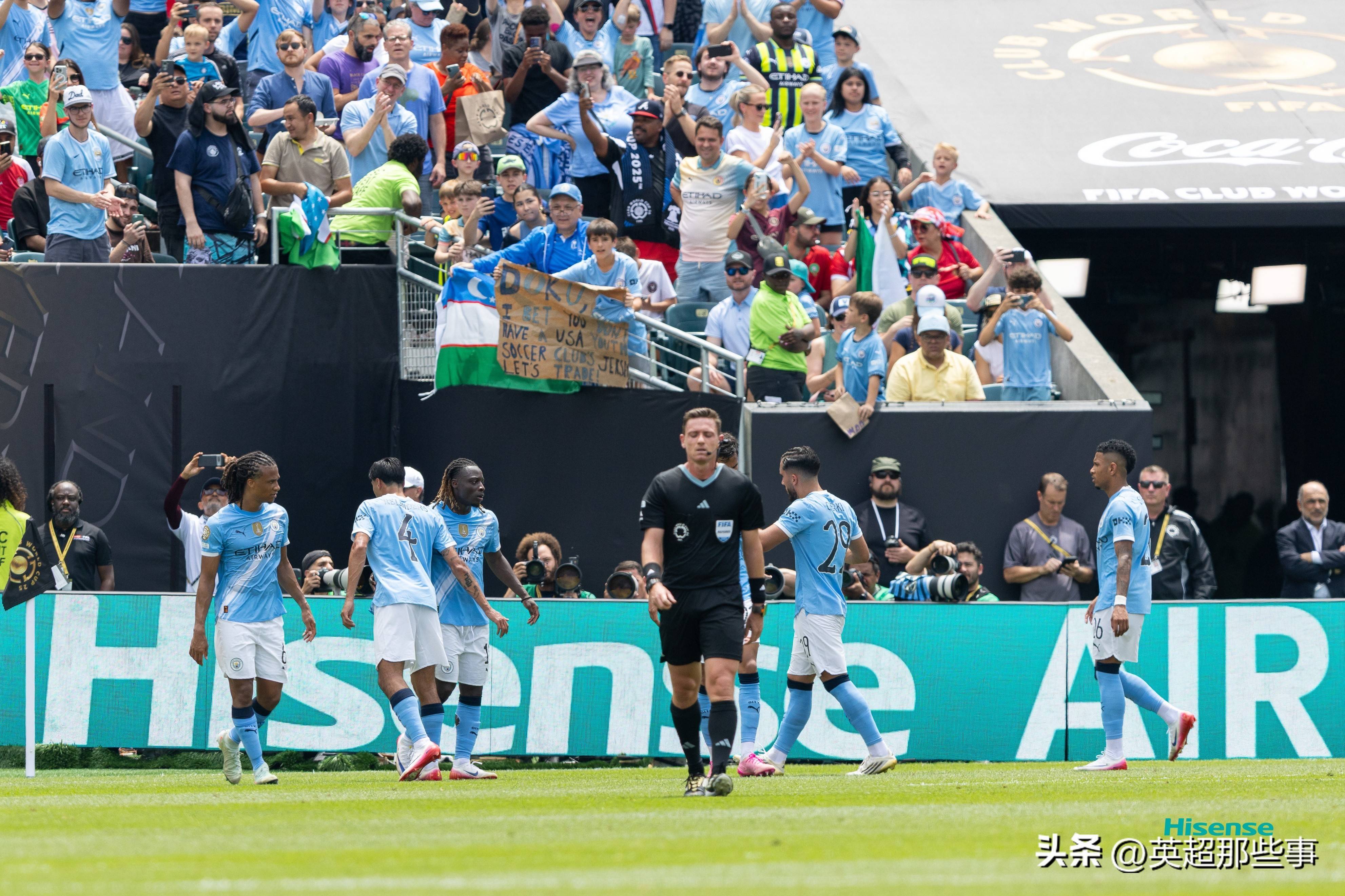 包含全新阵容亮相！英超球队迎来转会期高峰的词条