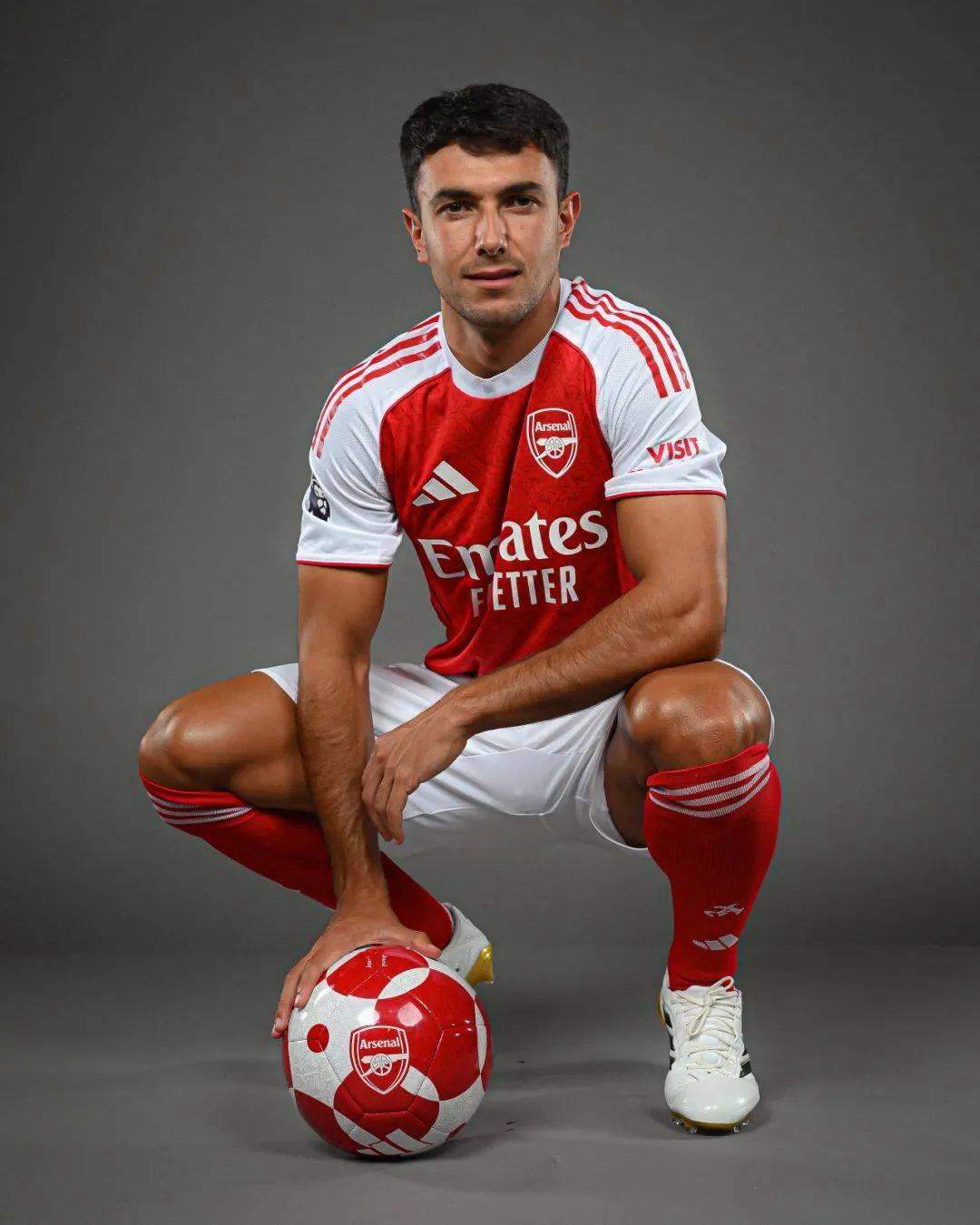 阿森纳客场告捷,球队稳步提升排名 阿森纳客场告捷,球队稳步提升排名